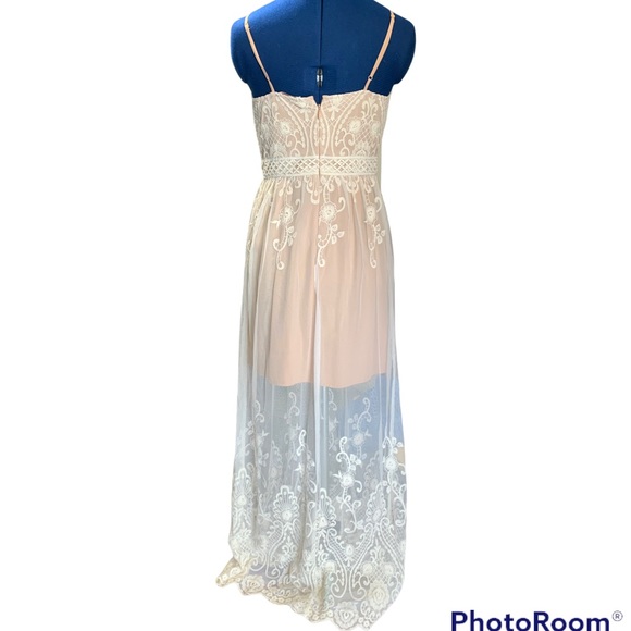 WAYF DRESS- Maxi Lace Overlay Dress - Picture 4 of 8